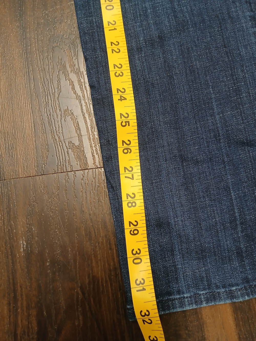 7 For All Mankind Men's Straight Jeans in Medium Blue Wash - Picture 4 of 9